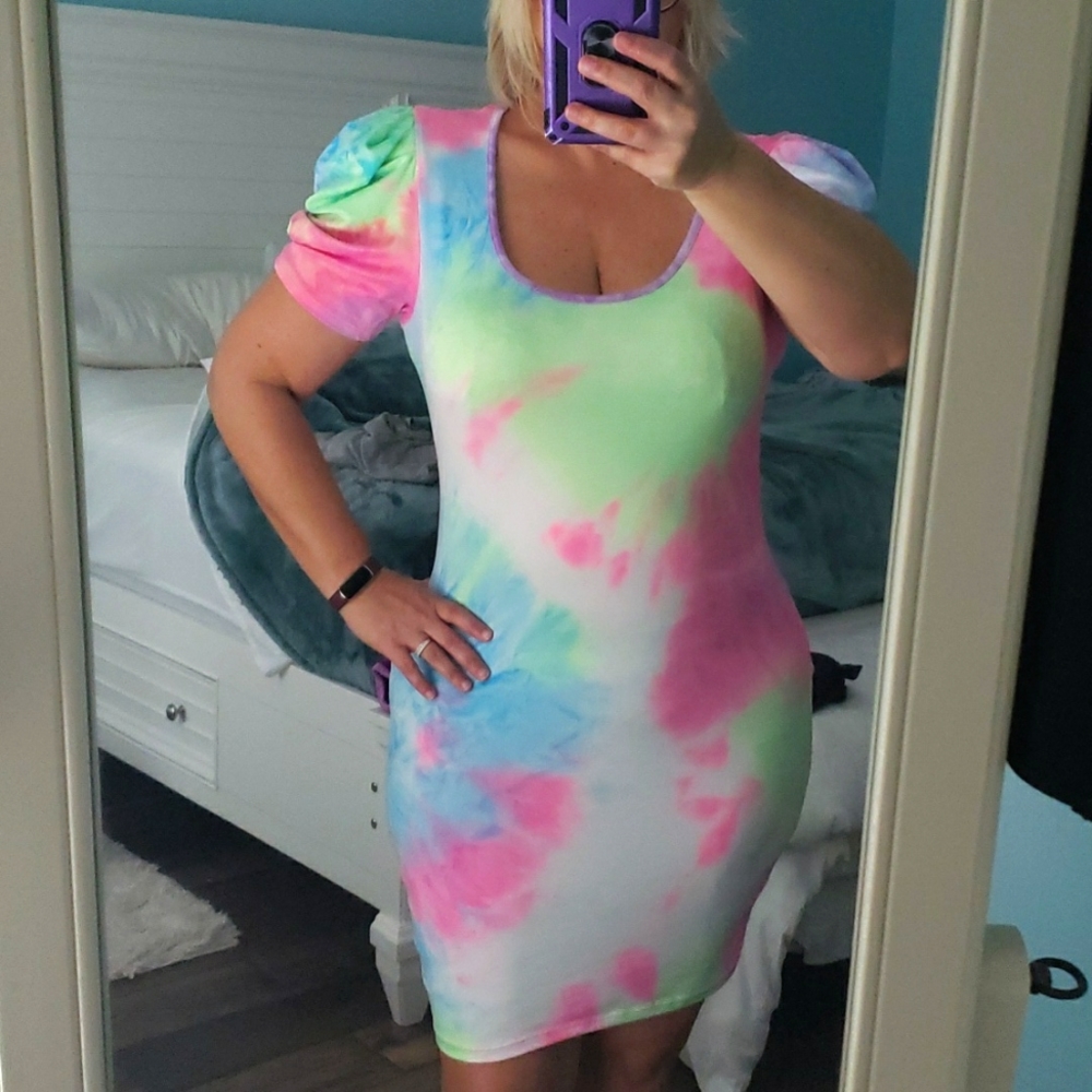 🛍 Neon Dress